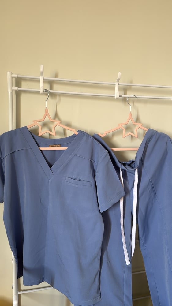 سكراب وجاكيت طبي لون ceil blue
