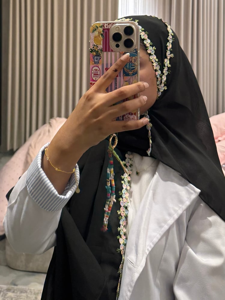 طرحه بلون الزيتي كلفه ورد