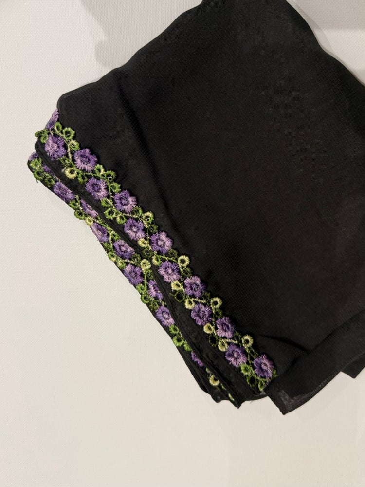 طرحه بلون الزيتي