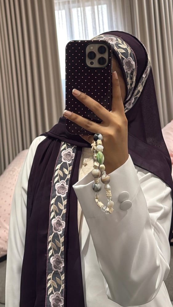 طرحه لون بنفسجي مع كلفه ورد