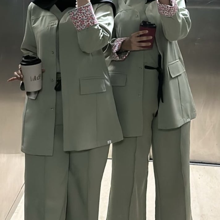 Formal-scrub-jacket - light green