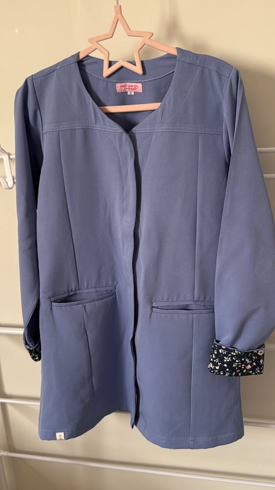 سكراب وجاكيت طبي لون ceil blue