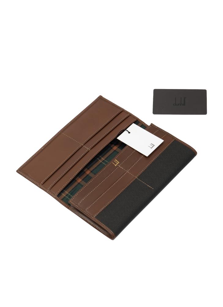 محفظة رجالية كلاسيكية طويلة من الماركة البريطانية الفاخرة دنهل (Dunhill)، وتعتبر من الإصدارات الكلاسيكية العتيقة التي تتميز بجودة التصنيع والجلد الفاخر.