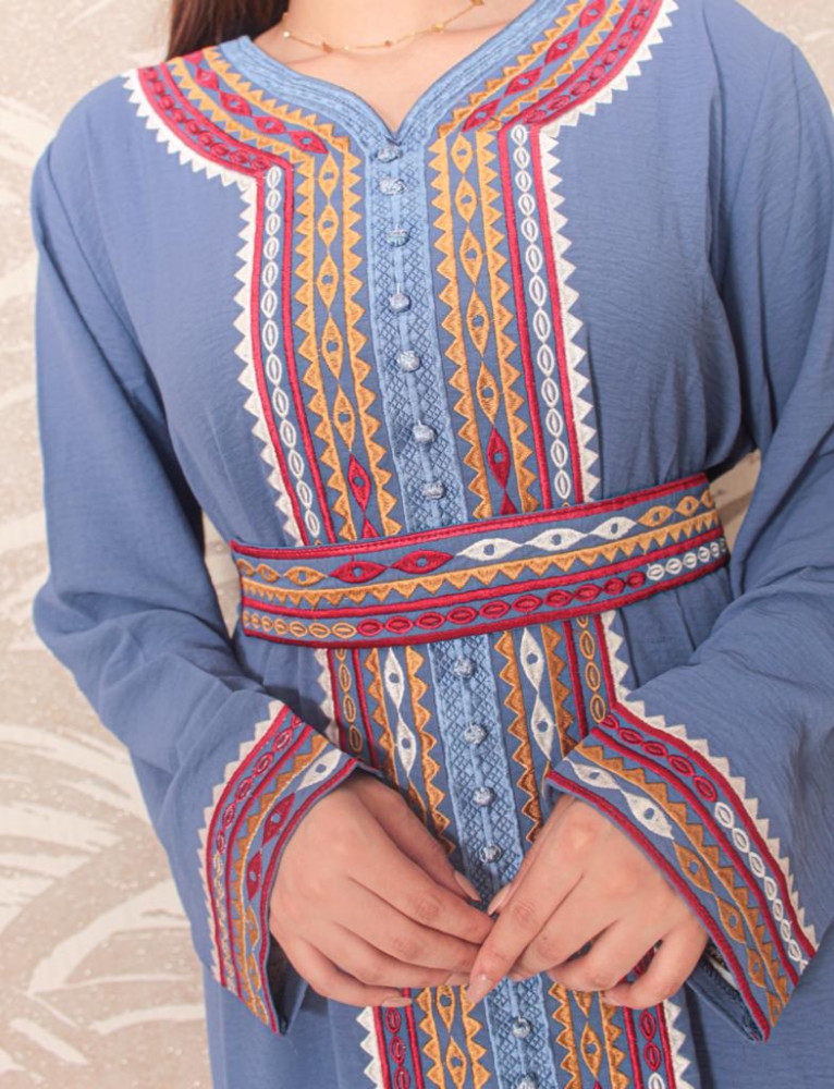 عبايه نسائيه مطرزه مع حزام