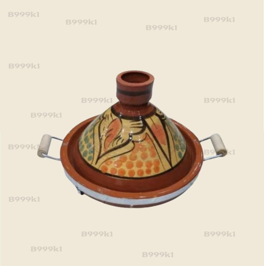 طاجي مغربي وسط نقشات مختلفه