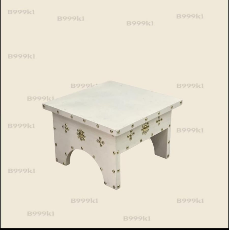طاولة خدمه خشب تراثيه تصميم انيق يناسب المجالس  مقاس 30*30 سم مقاوم للماء
