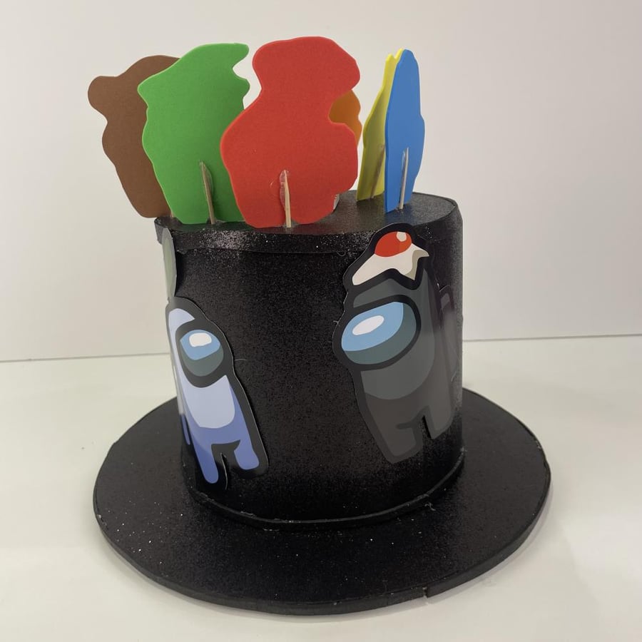 القبعة العجيبة امونق اس -Crazy hat Amoung us