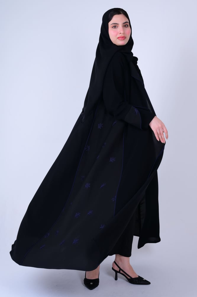عباية وفاء بشك كحلي