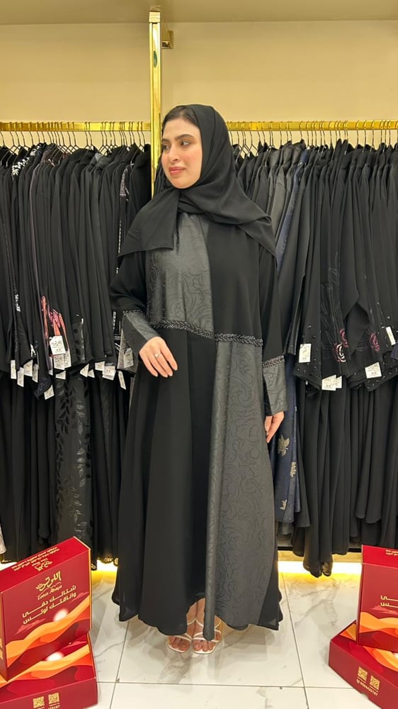 عباية كريب سيراميك بتصميم جاكار