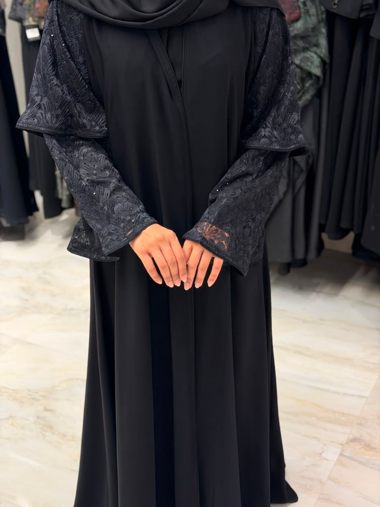 L26 - عباية كريب كوبرا دبل  كلوش