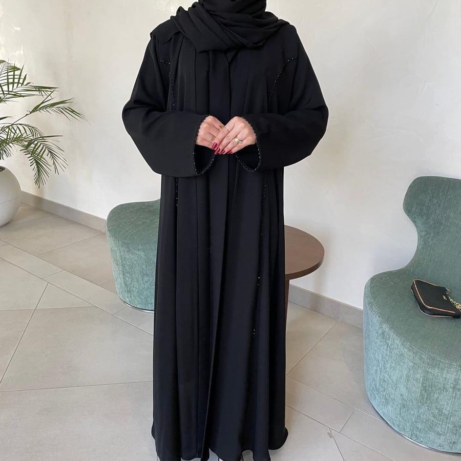 عبايه نواعم كرستال وتطريز خفيف