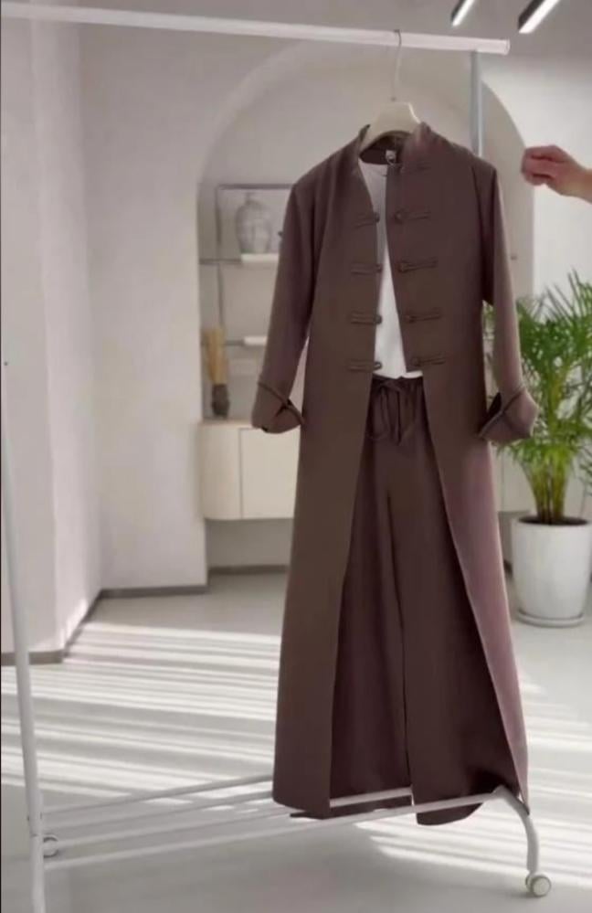 طقم نسائي للدوام والسفر