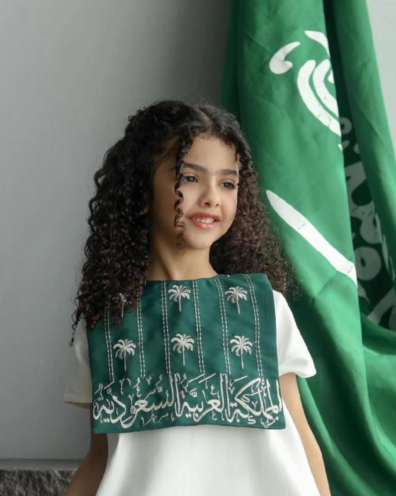 فستان وطني مع شال