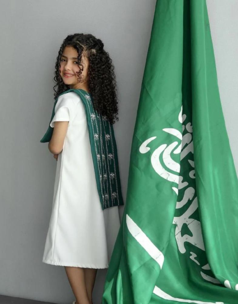 فستان وطني مع شال