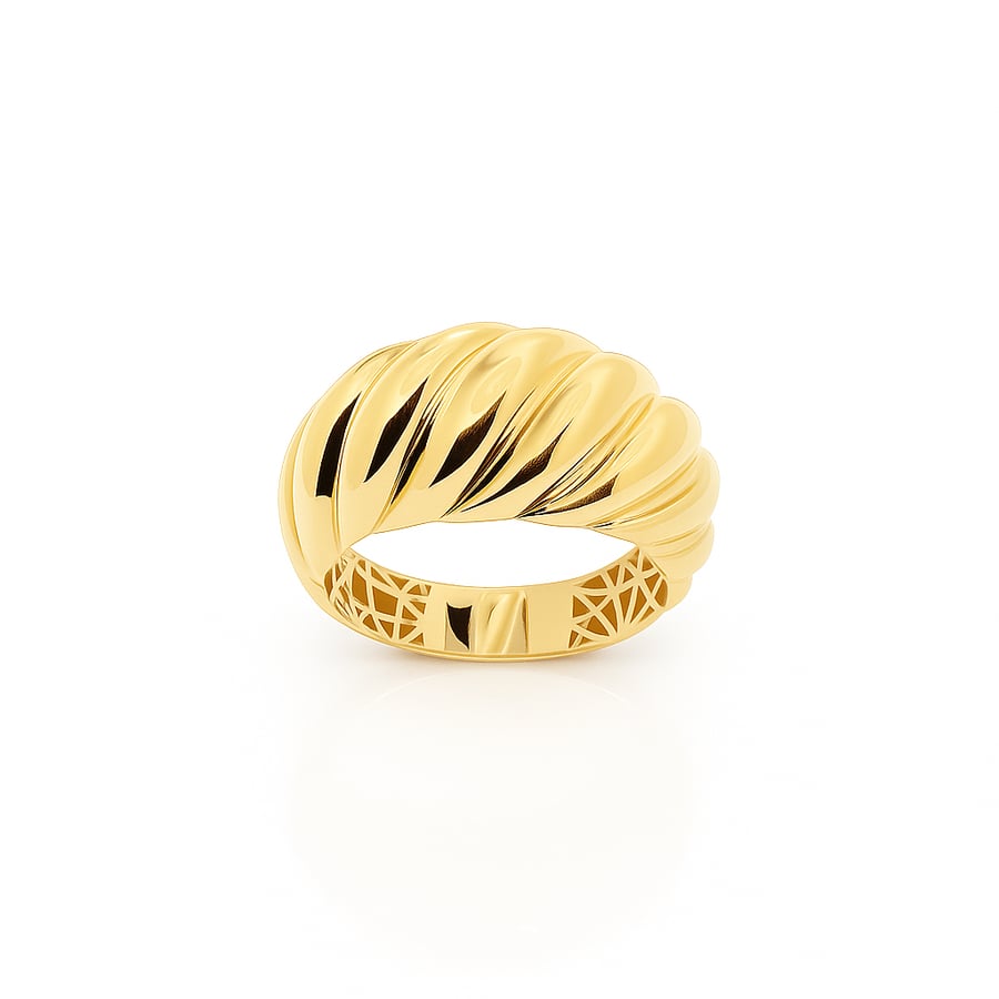 18 karat gold ring