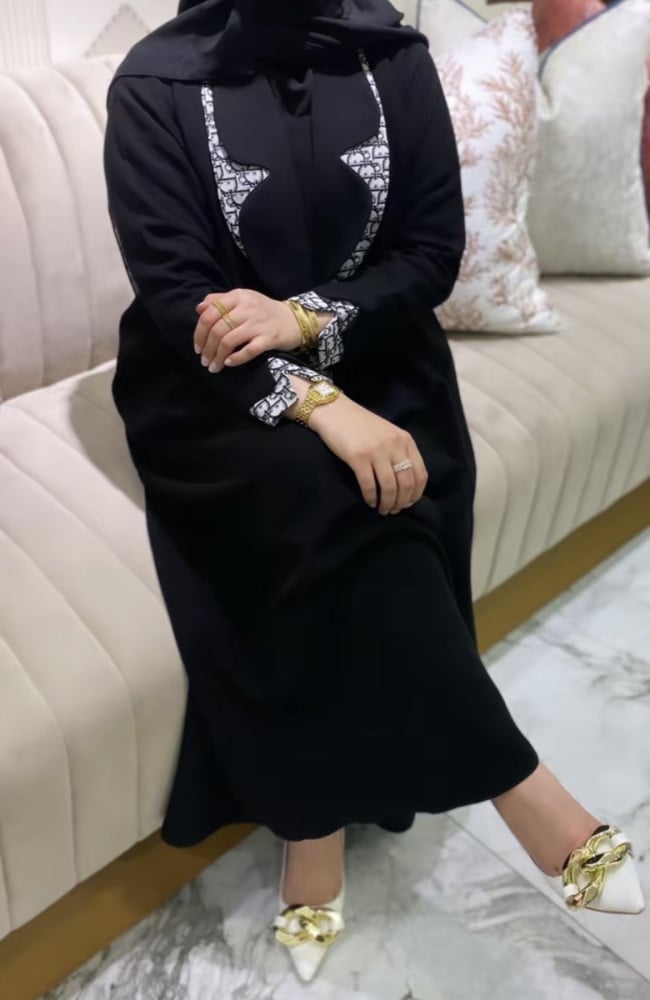 عبايه ديور