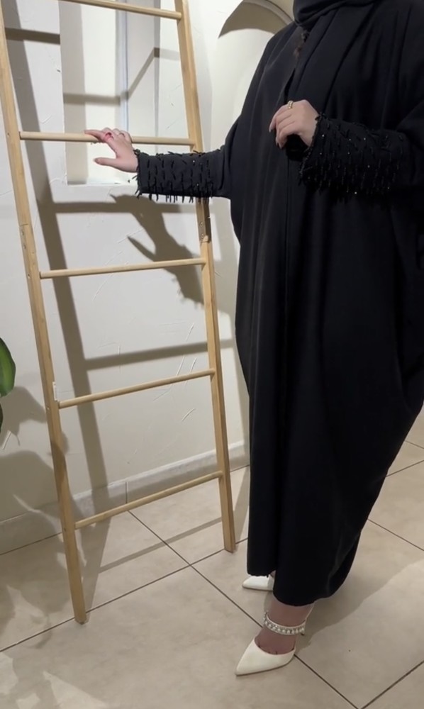 عباية سوداء 80