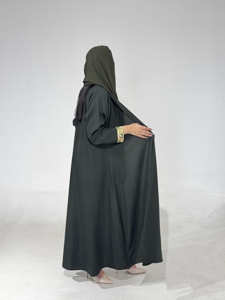 كتان اخضر مع أسواره ملونه