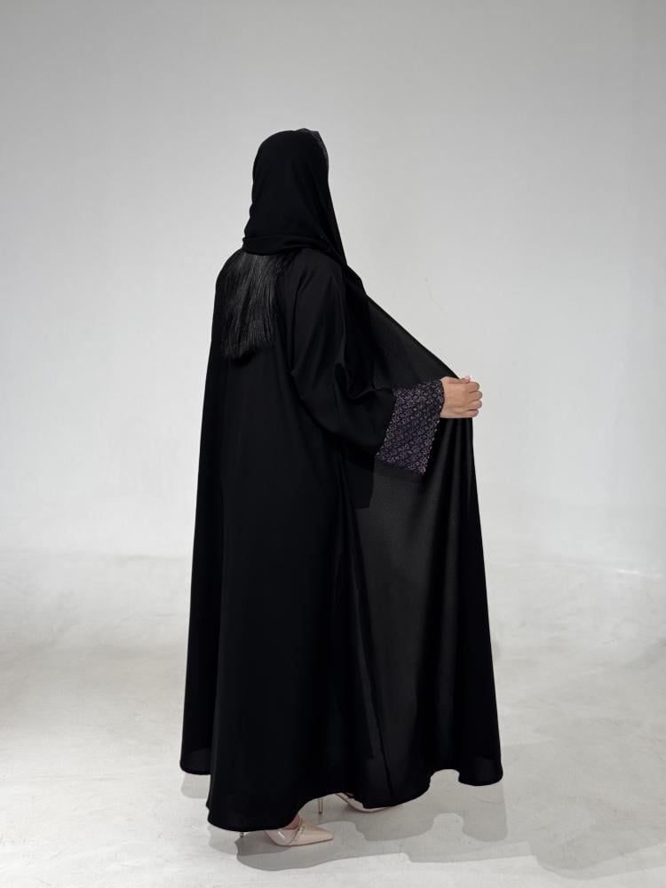 كتان مع أكمام ركامه بنفسجي