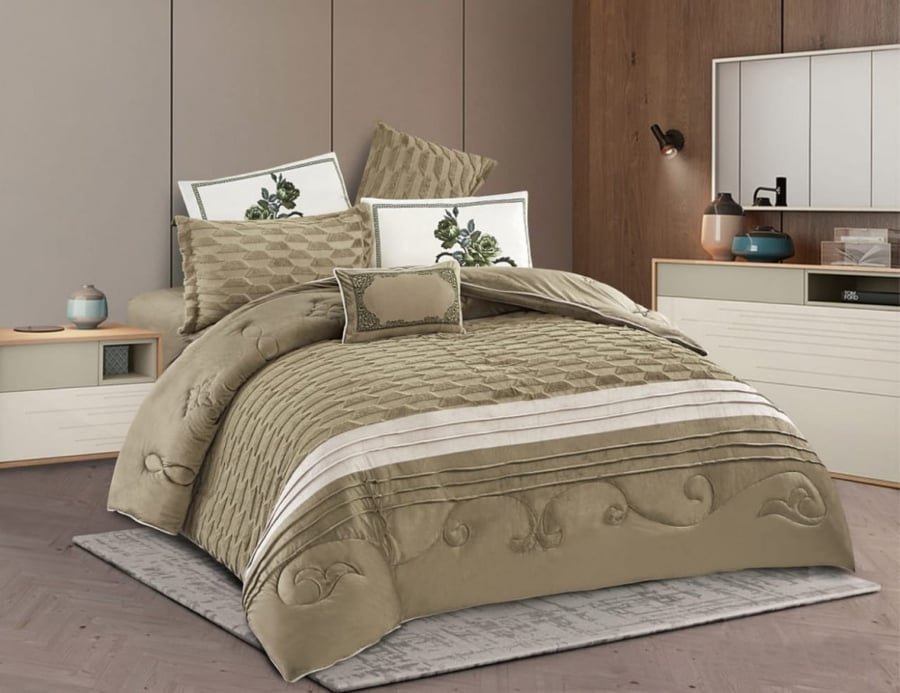 مفرش شتوي مخمل نفرين 7 قطع حشوة ثابتة