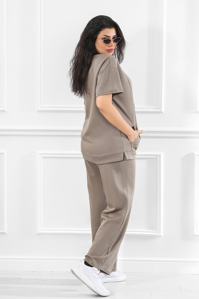 Women's casual tracksuit with a long t-shirt and pocket