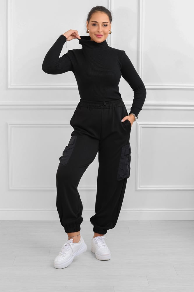 Women's high neck and long sleeves