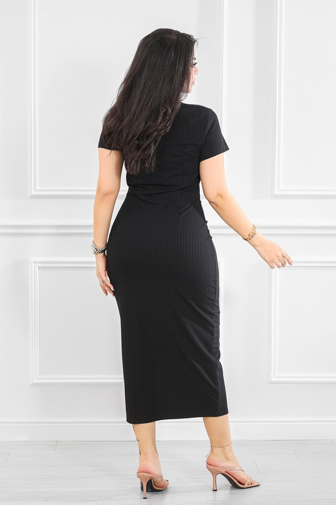 Casual rib dress with a V-neck and gathered waist