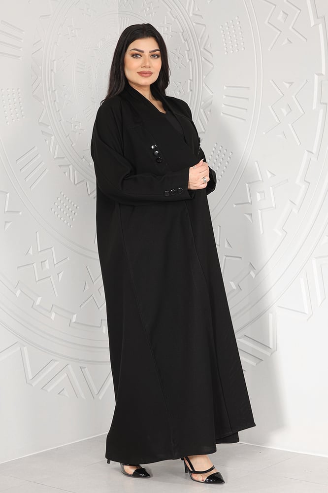 Luxurious crepe abaya, decorated with a button at the front and open sleeves, with a shawl.