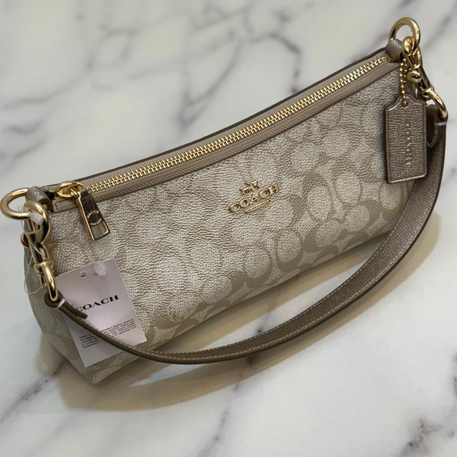 حقيبة كوتش شارلوت فوري Coach Charlotte Signature