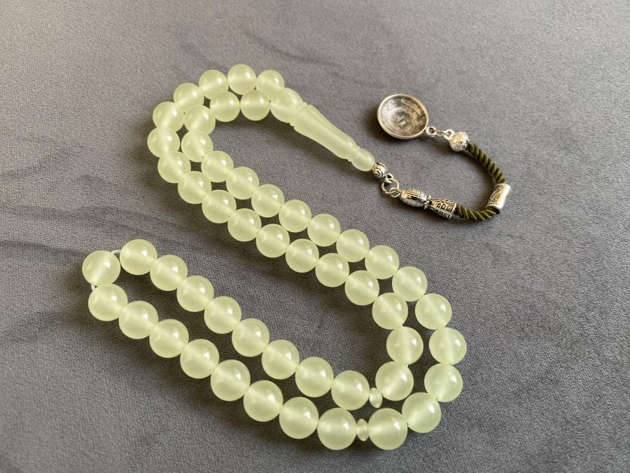Illuminated tasbih with beads