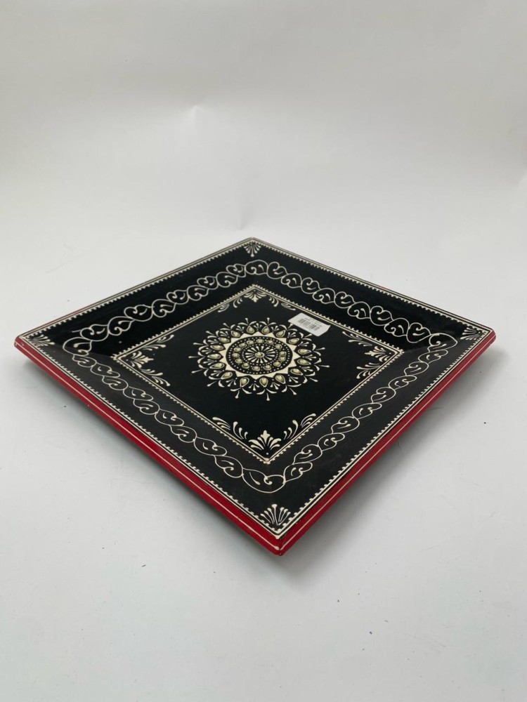 صحن حلويات خشبية اسود كبير