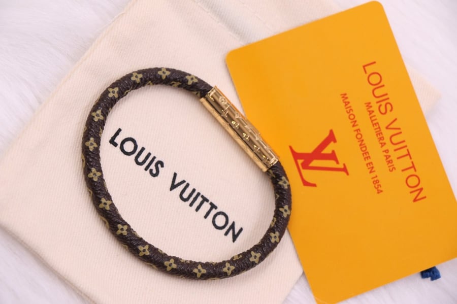 اسوارة لويس فيتون Louis Vuitton