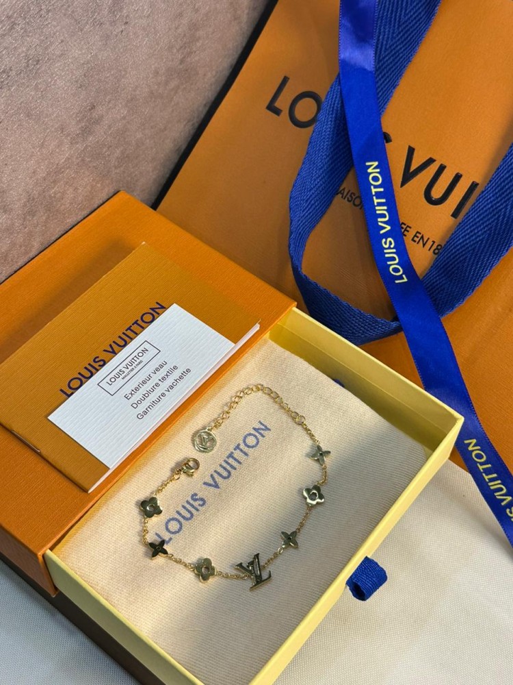 أسوارة لويس فيتون LOUIS VUITTON