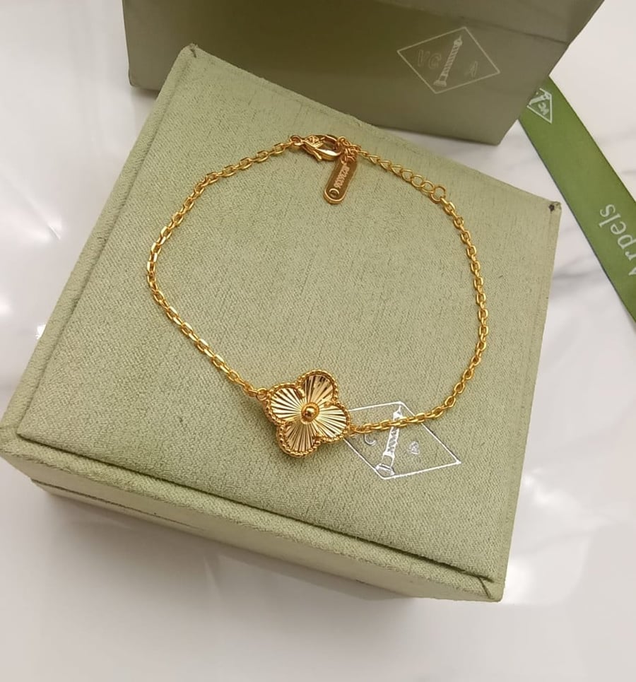 أسوارة فان كليف Van Cleef