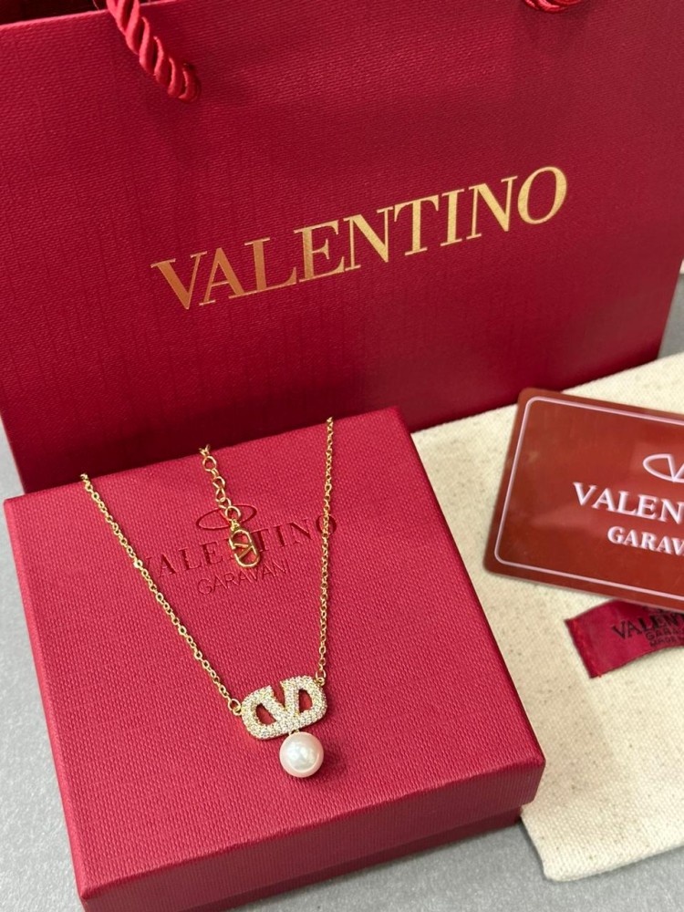 سلاسل فلنتينو VALENTINO
