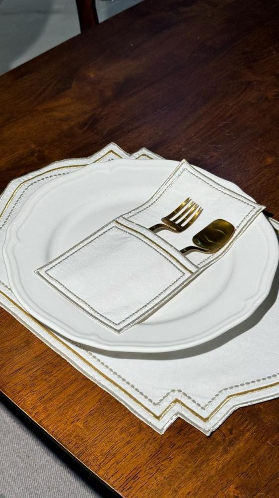 مفرش مطرز
