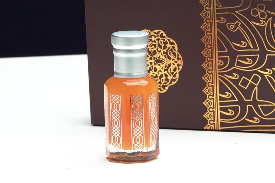 مسك بالورد والزعفران الاسباني