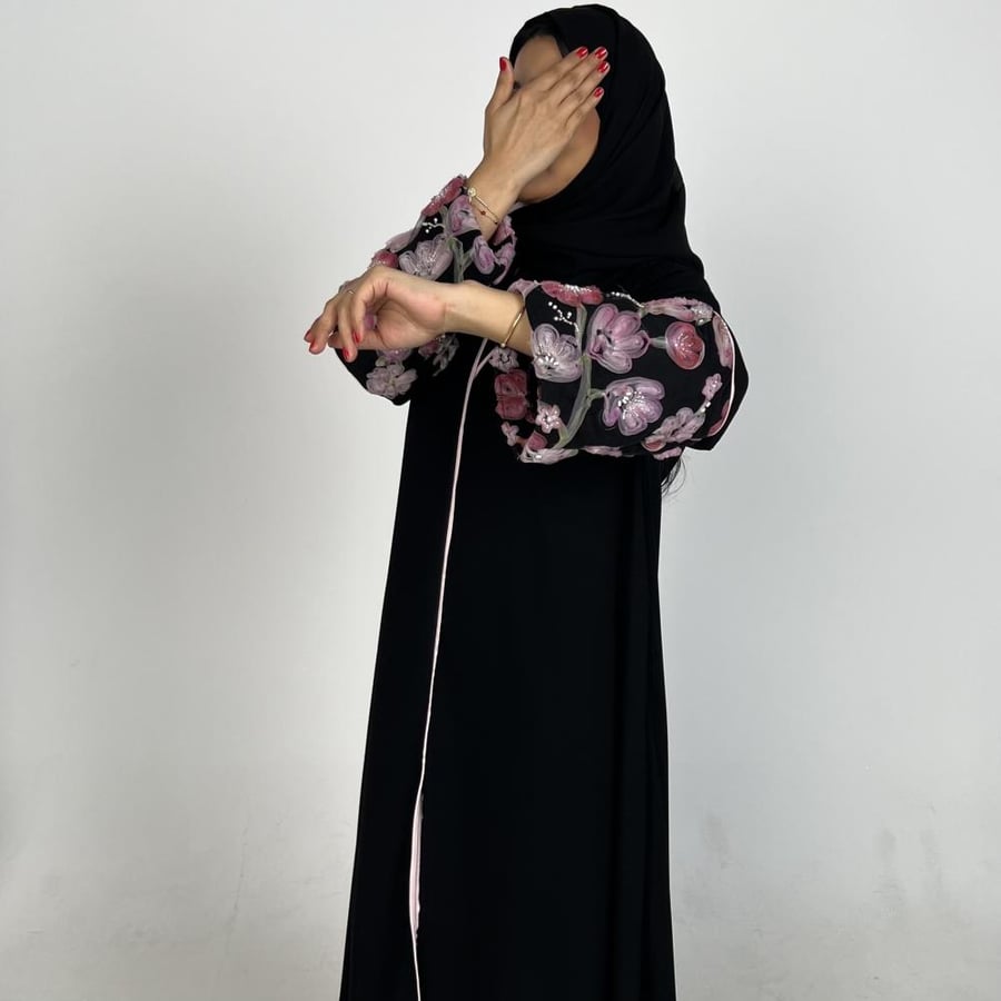 عبايه ورد ملون