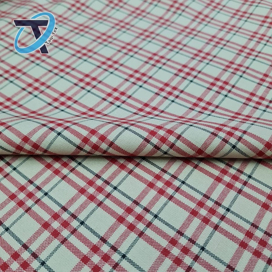 مربعات أحمر مع بيج