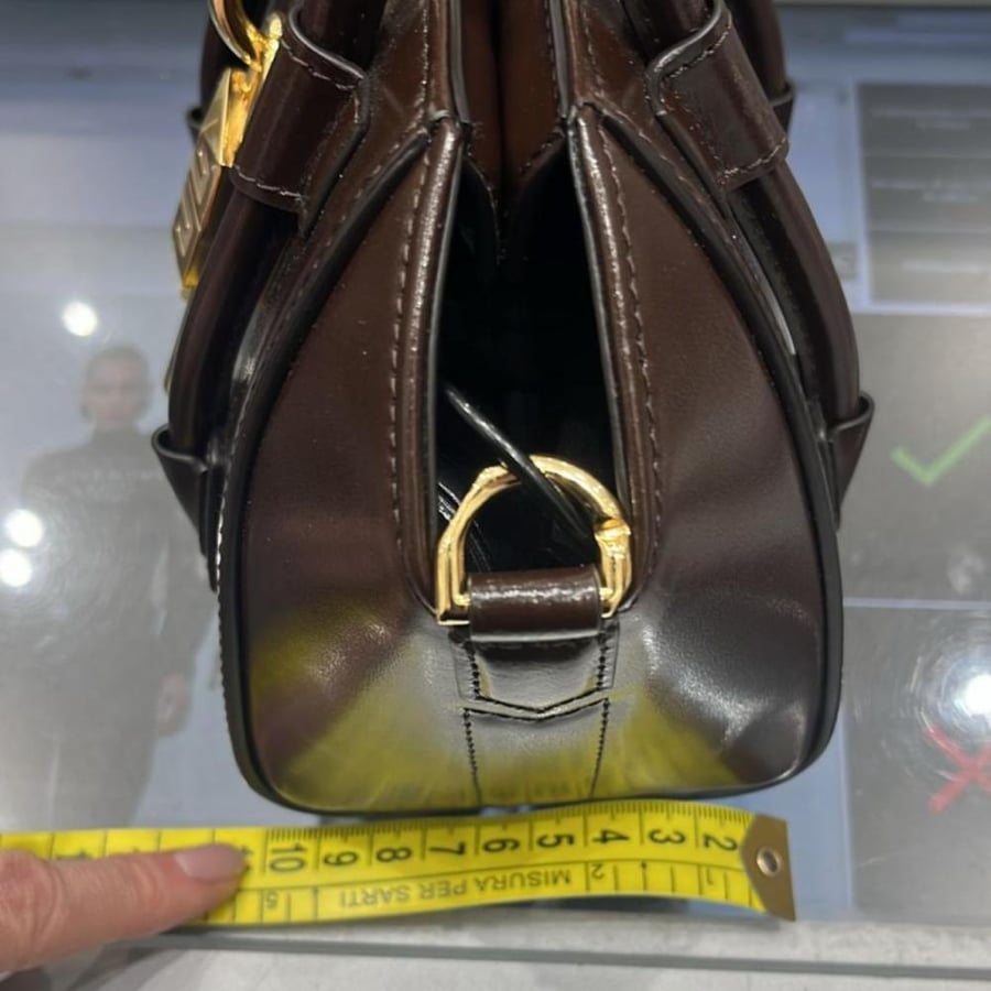 جيفنشي حقيبة توي مع معدن ذهبي | Givenchy toy Antigona Lock Leather Bag I