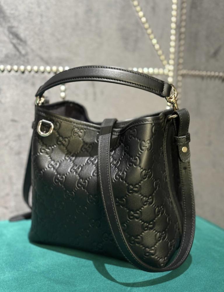 قوتشي باكيت امبليم ميني | Gucci Gg Emblem mini Leather