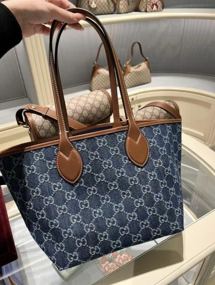 قوتشي توتيسما حقيبه | Gucci Totissima small tote bag