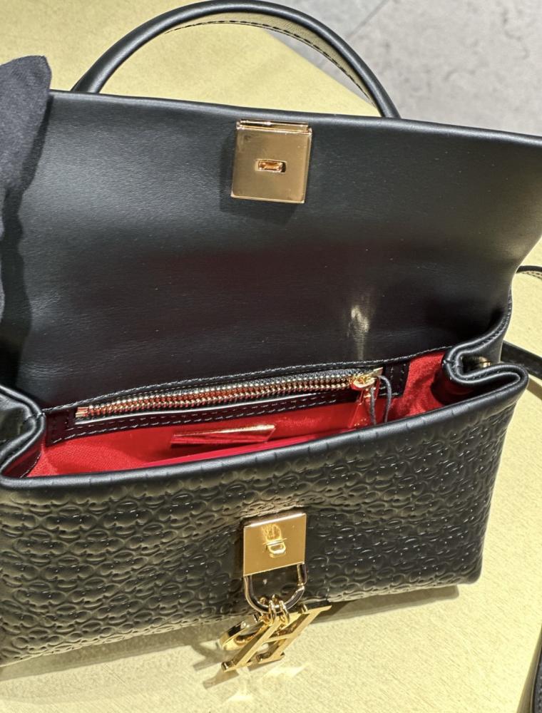 سي اتش كارولينا هريرا كاملوت سمول | CH Carolina Herrera small camelot bag