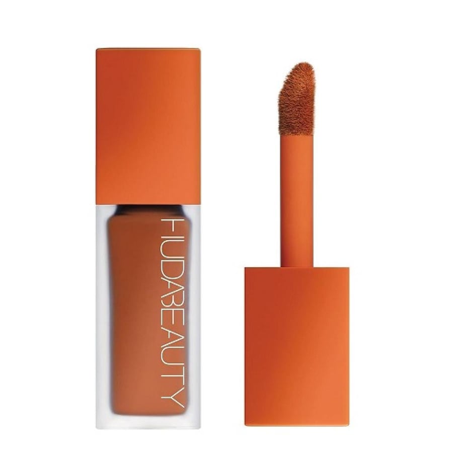 Color corrector Fox filter under the eye from Huda Beauty - Papaya
