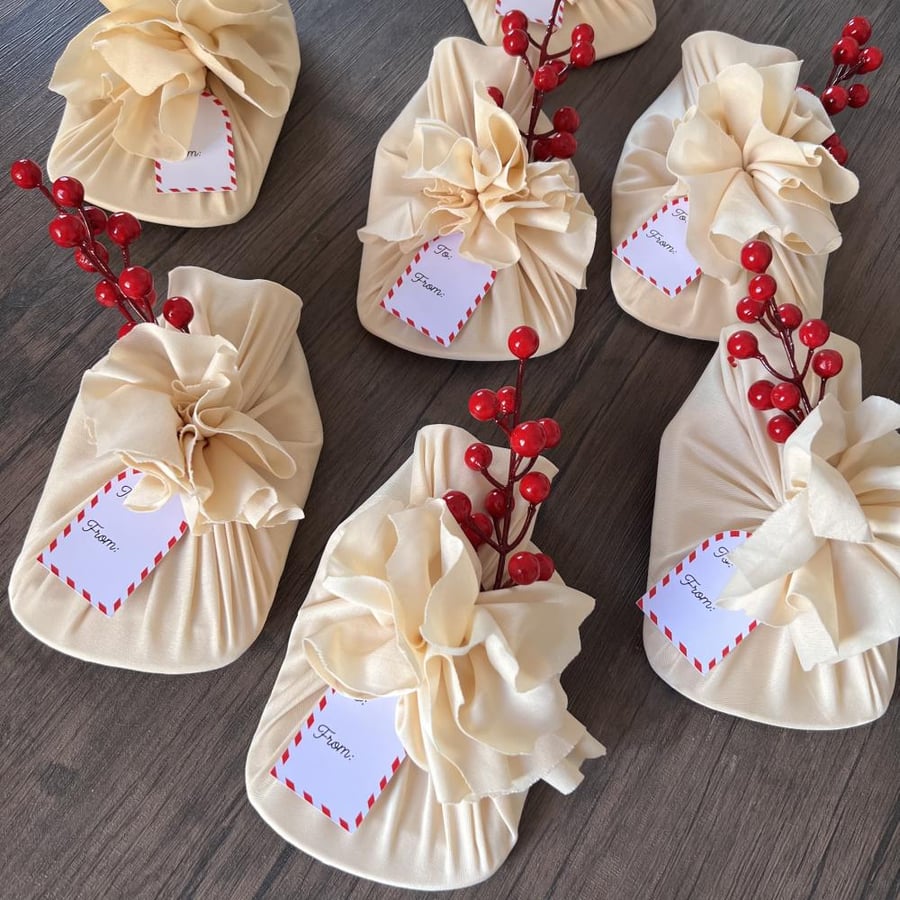 Small-sized party favors