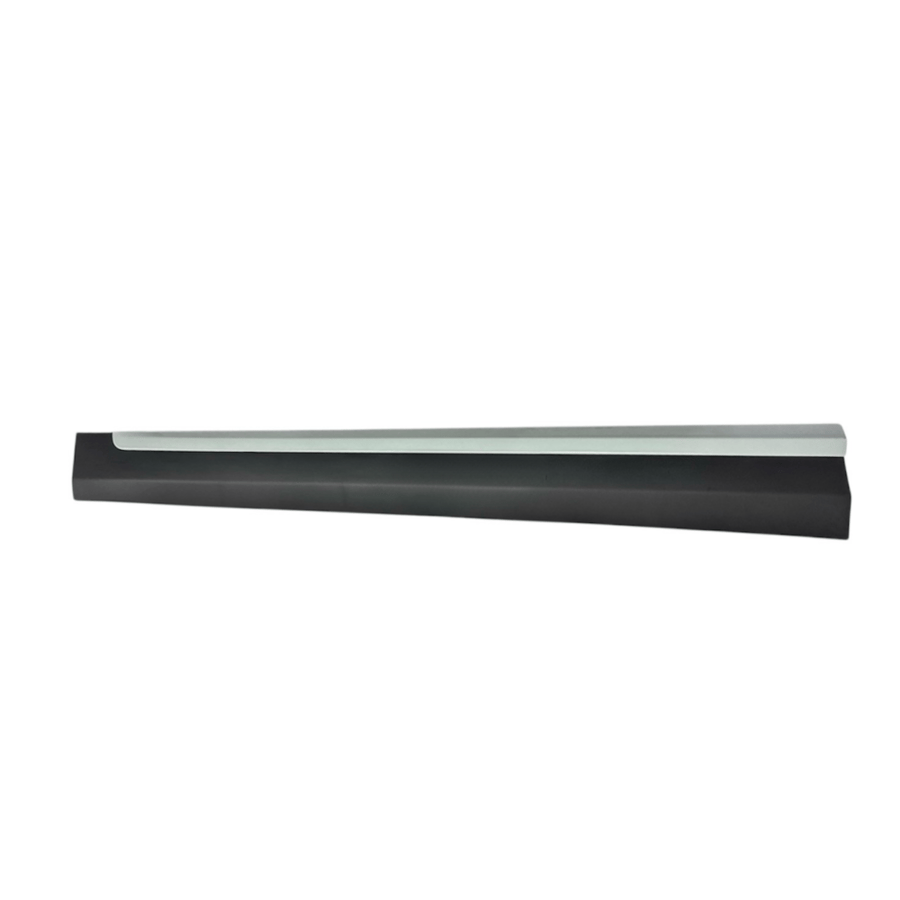 FRONT EXTERIOR TIRM PANAL MG ZS زيق باب-اصلي -10252394