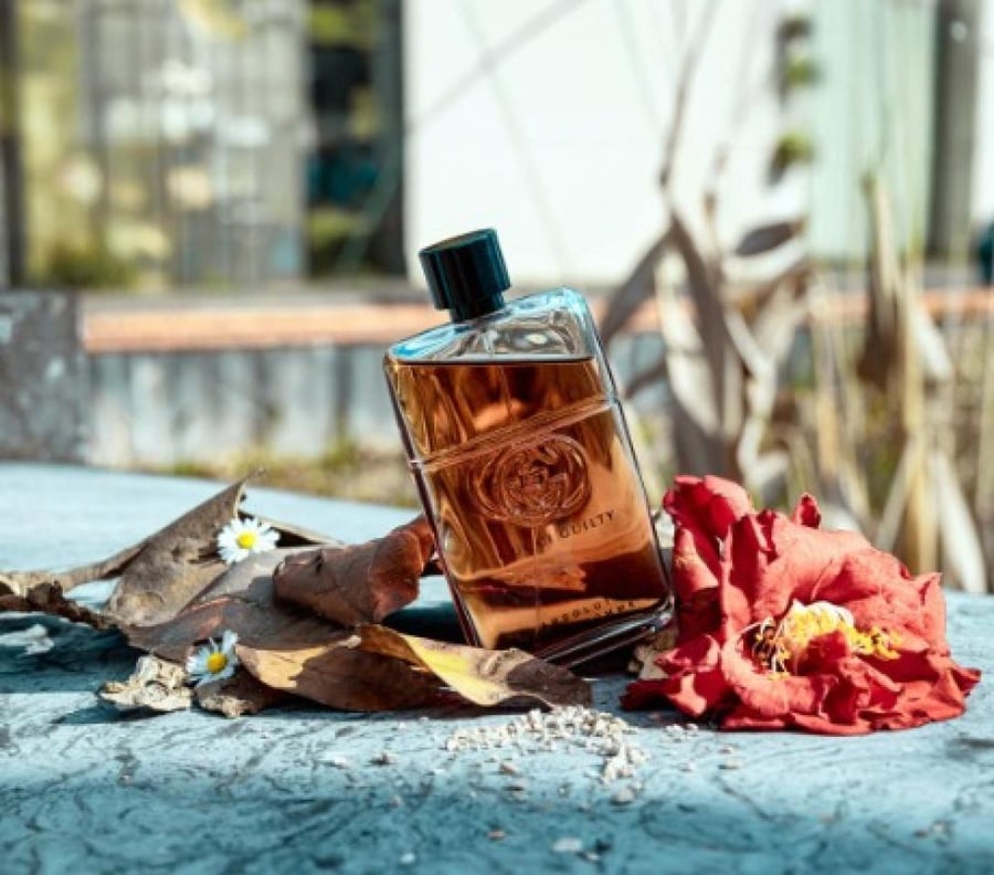 عطر قوتشي غليتي ابسولوت الرجالي او دو بارفيوم 50 مل