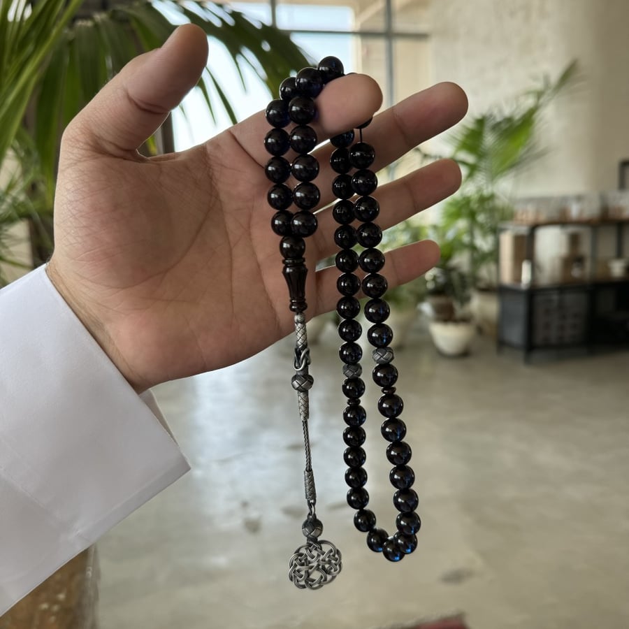 سبحة زعفراني سوداء Z101