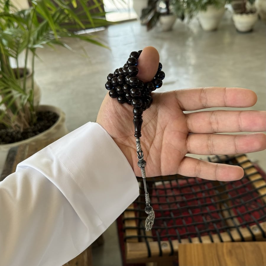 سبحة  سوداء
