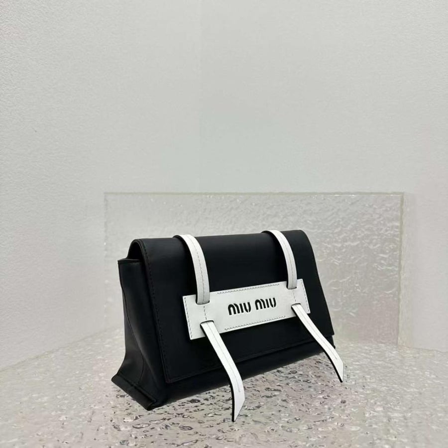 Grace Lux Crossbody Black / White